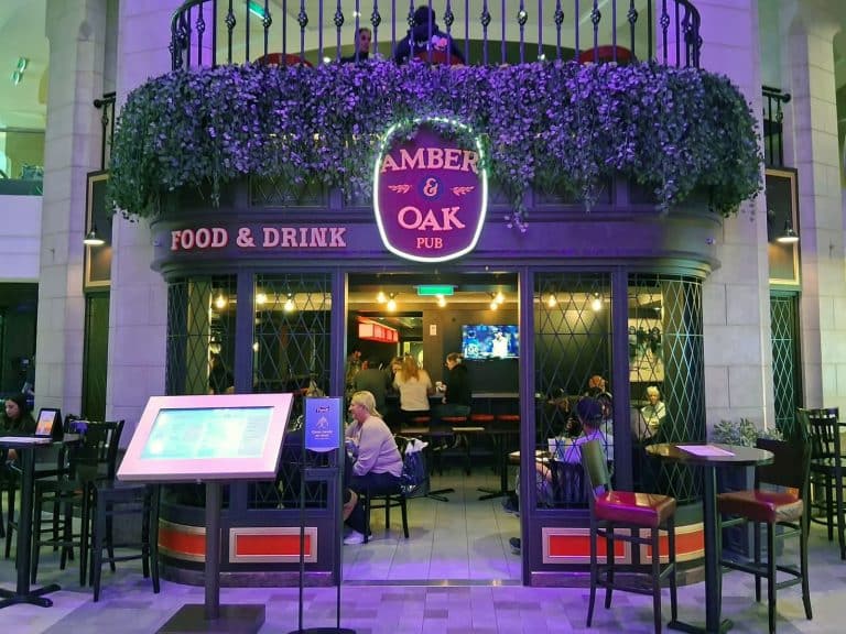 Royal Caribbeans English Pub