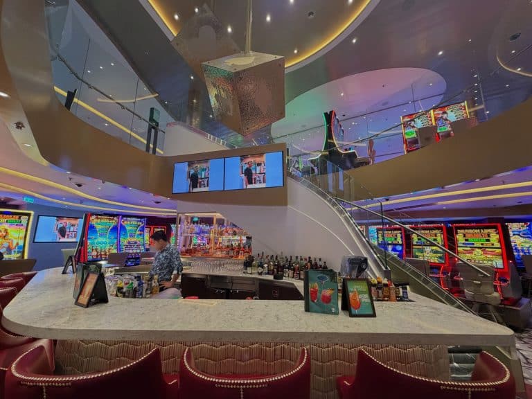 Casino Bar on the Legend of the Seas