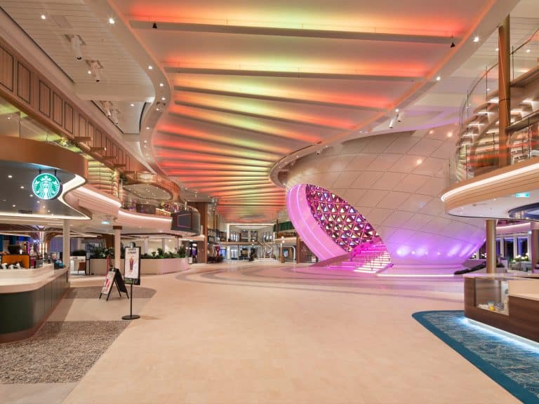 royal caribbean legend of the seas royal promenade