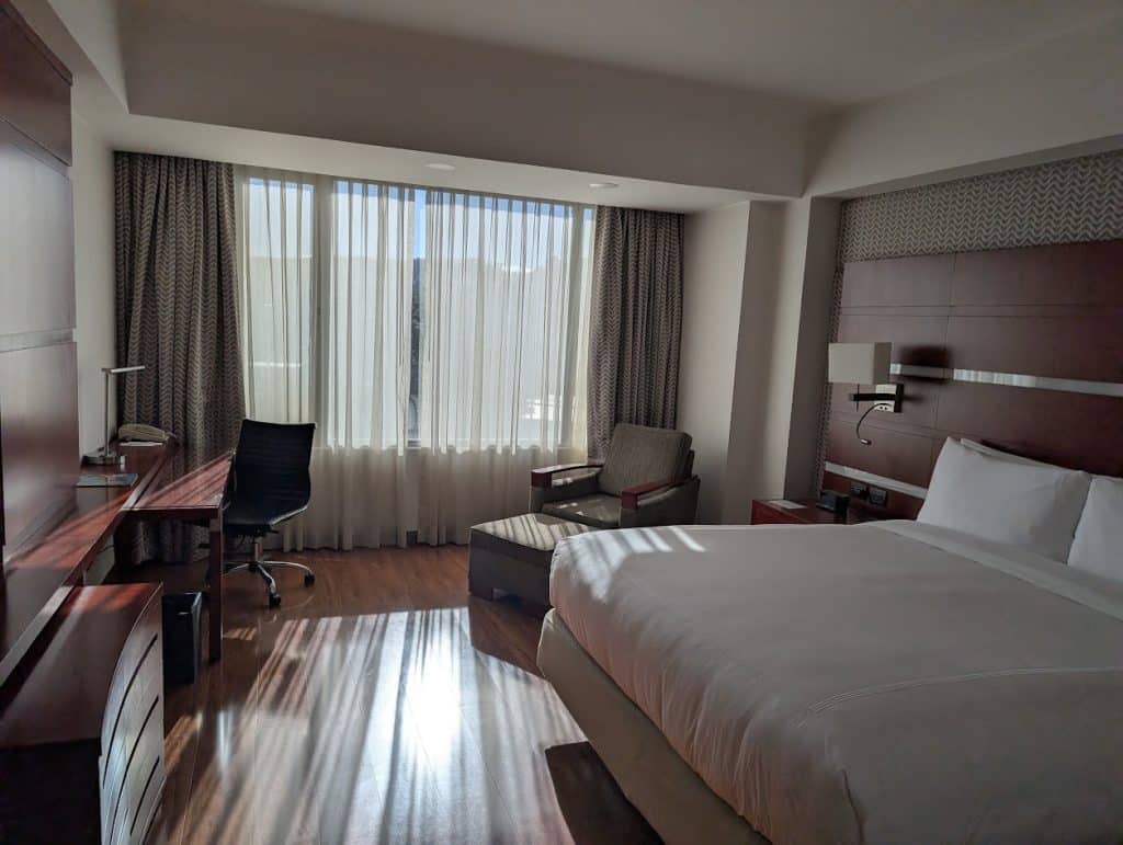 jw marriot quito guest room
