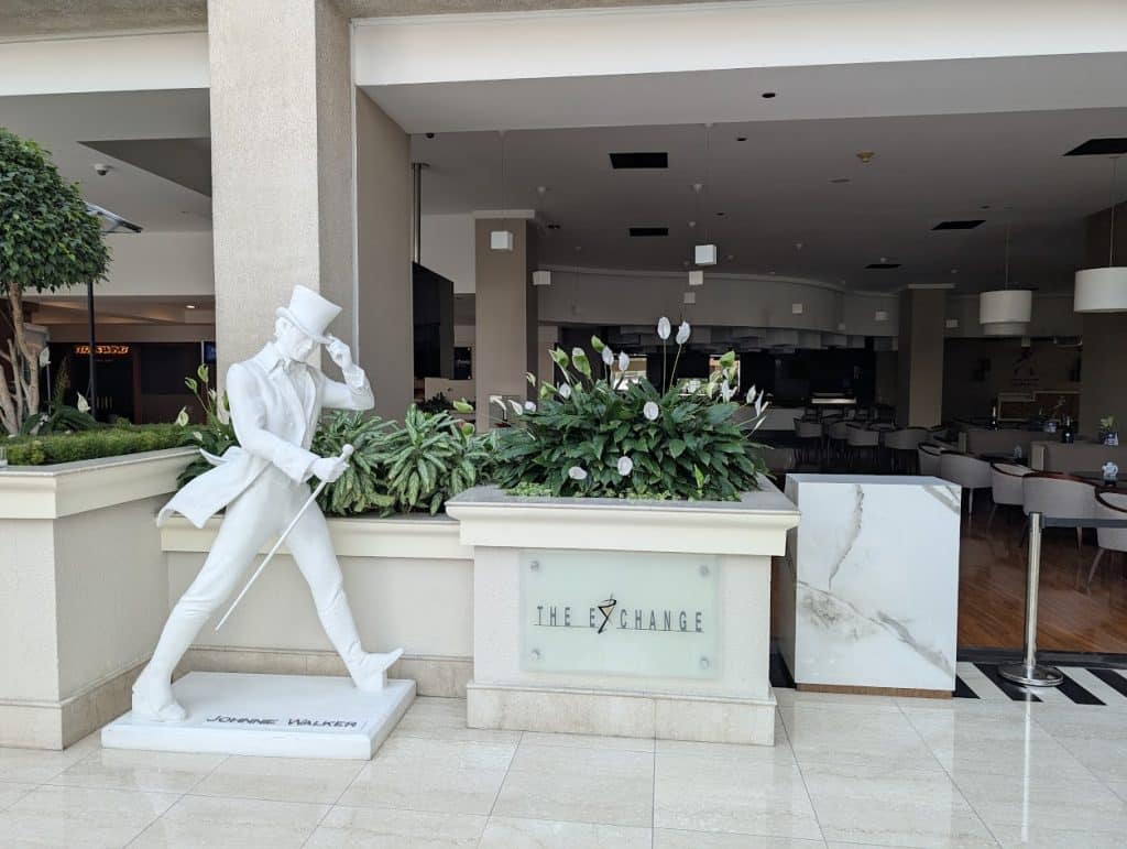 the exchange bar at jw marriott quito