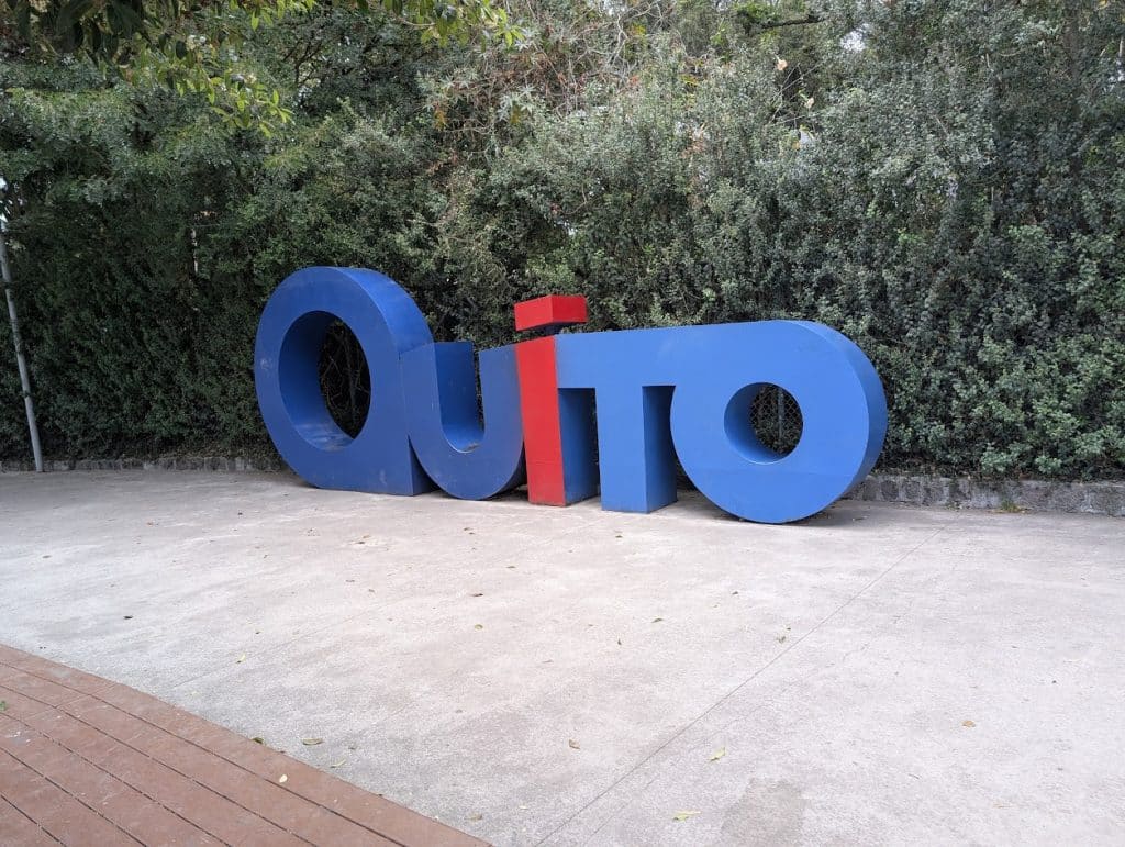 quito sign at la carolina park