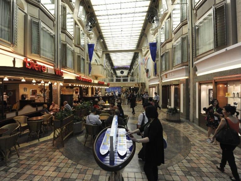 royal caribbean mariner of the seas royal promenade