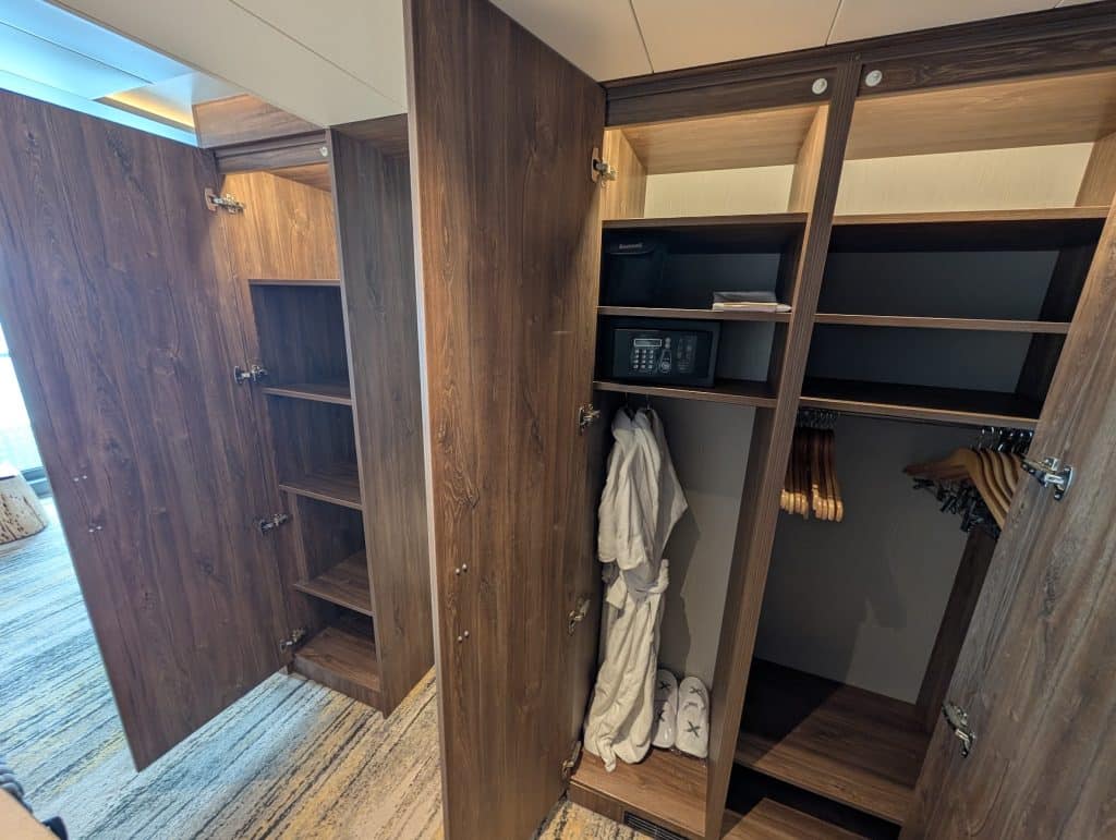 celebrity flora suite 505 closests