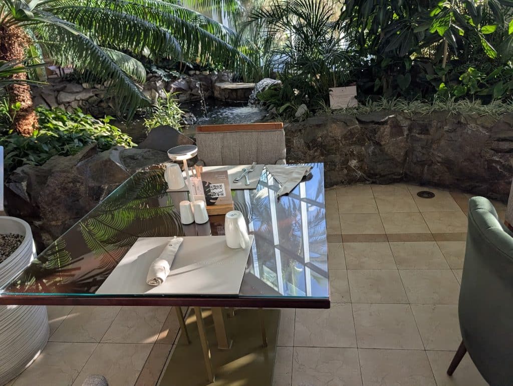 jw marriott quito botanica table