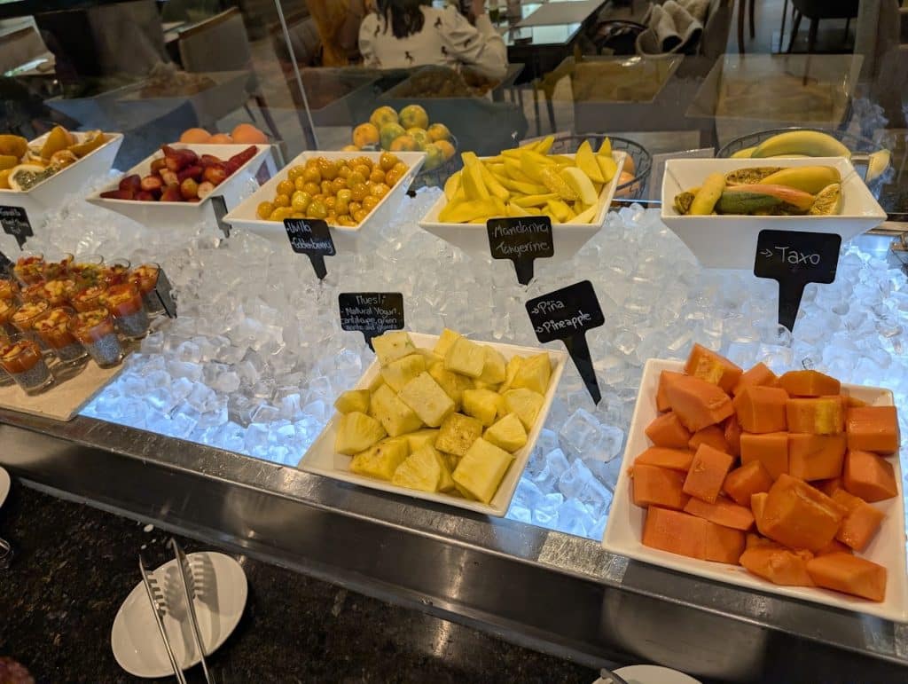 jw marriott quito botanica breakfast buffet fruits