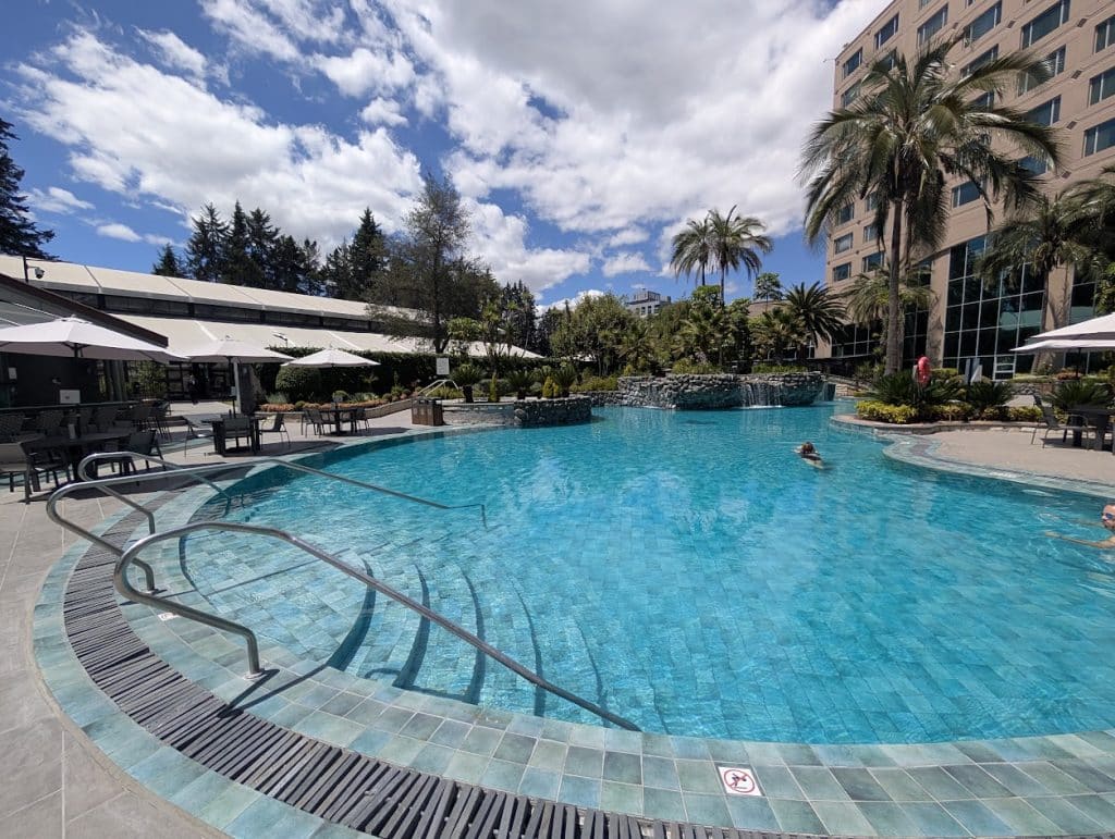 jw marriott quito pool