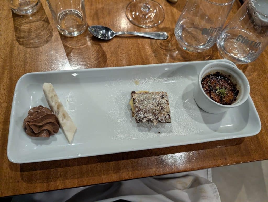 la gloria quito Ecuador dessert sampler