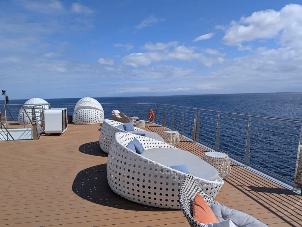 top deck on flora
